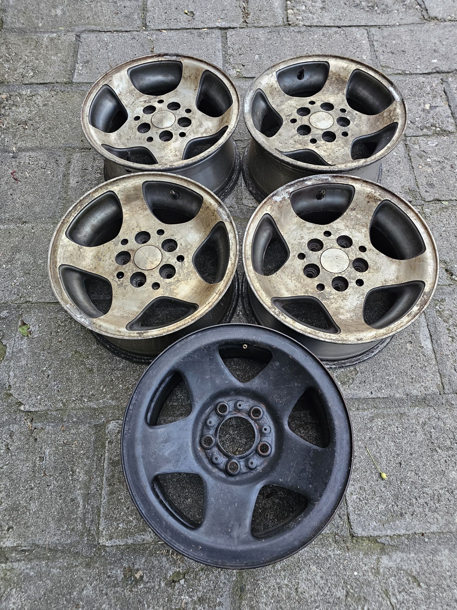 Жанти 15 цола JEEP CHEROKEE /Grand Cherokee	
Жанти 15 цола JEEP CHEROK