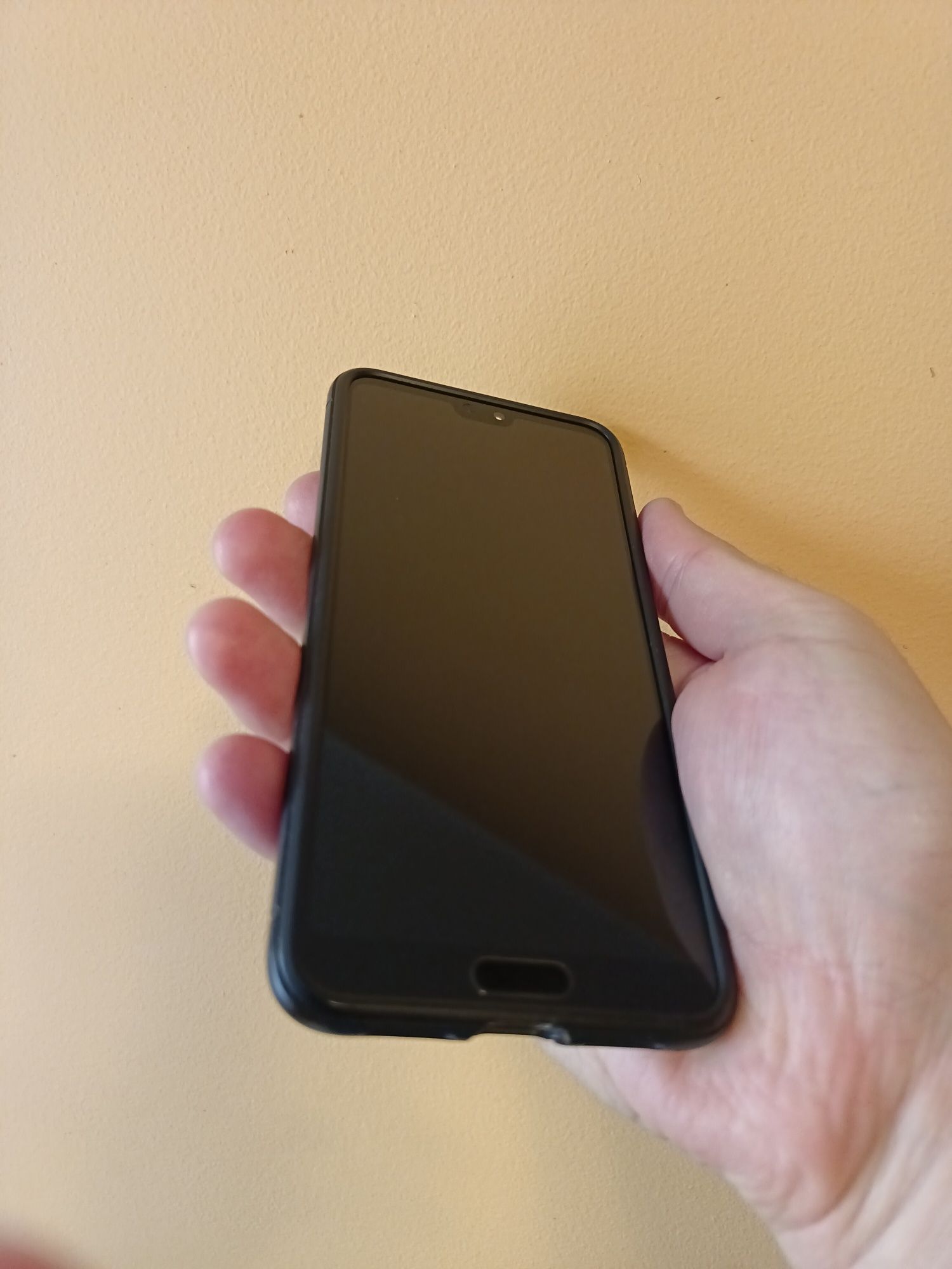 Продавам смартфон Huawei P20 Pro