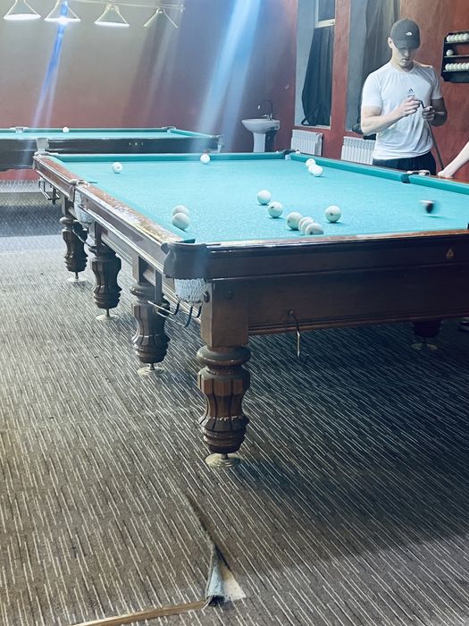 Бильярдный стол