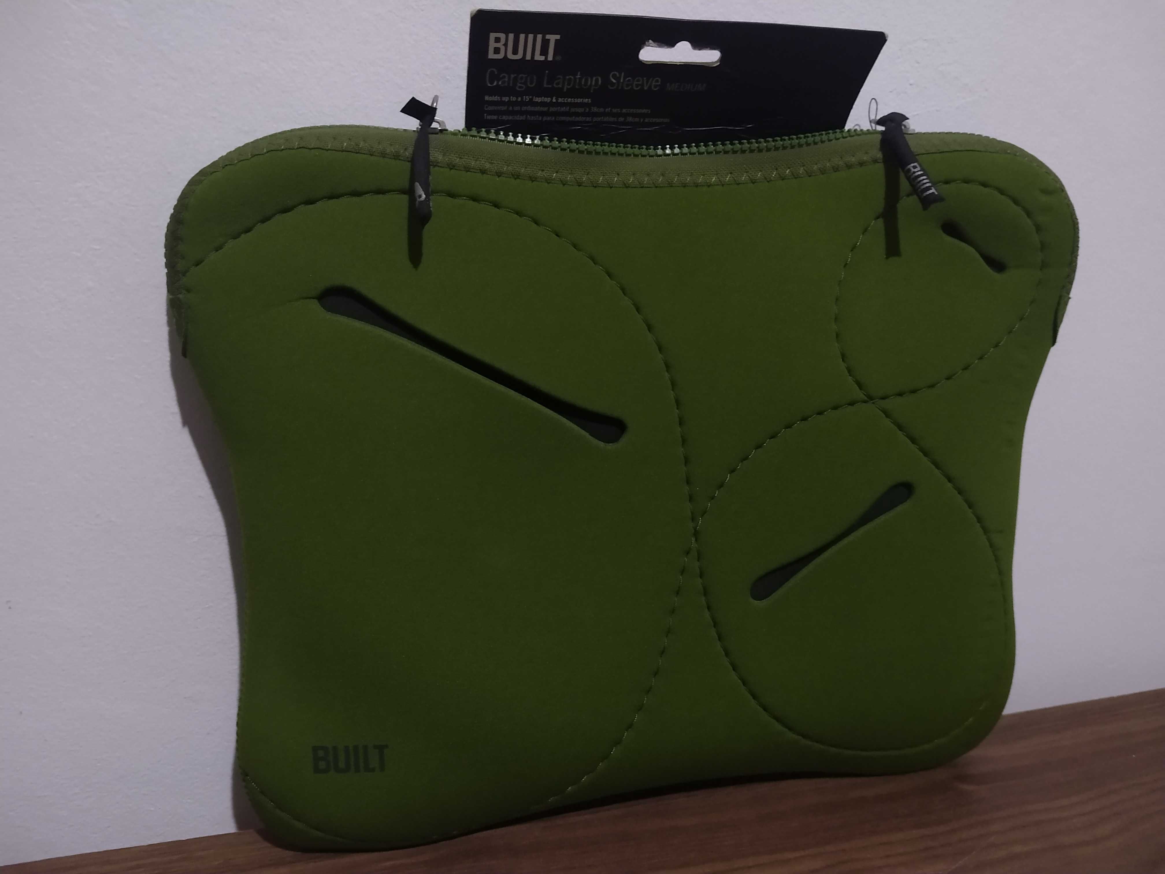 Husă laptop BUILT NY din neopren pentru laptop-uri pana la 15 inch