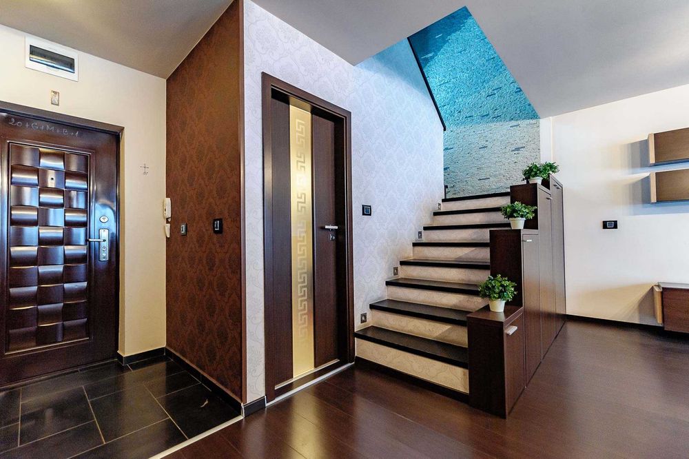 vand penthouse pe doua nivele