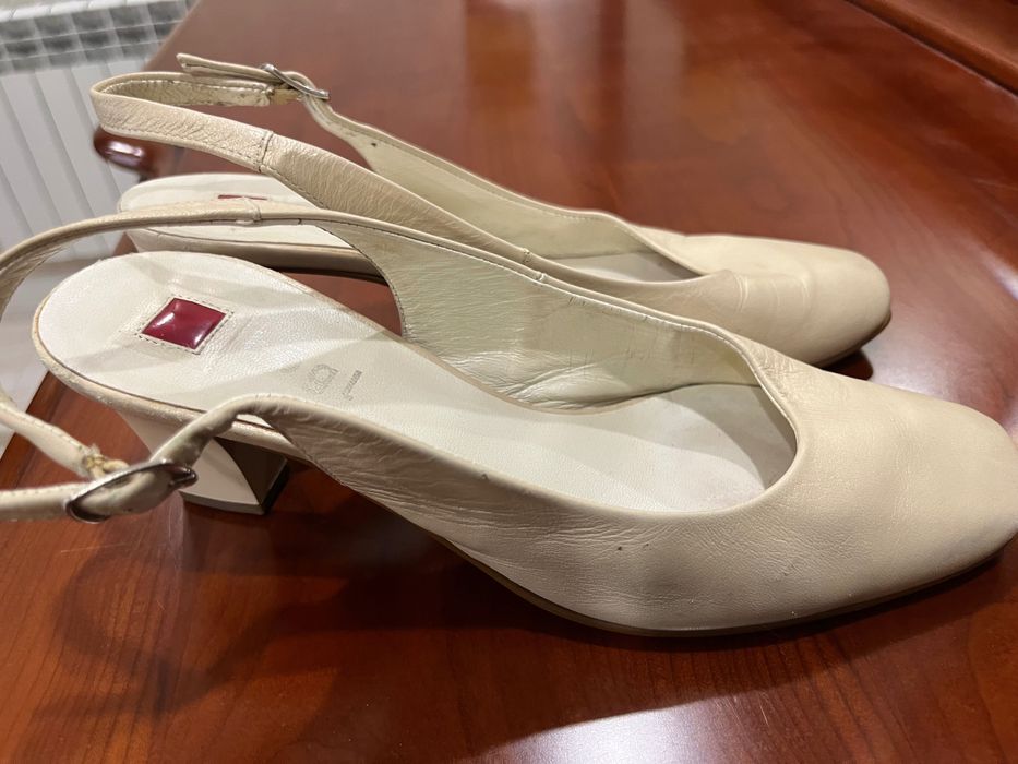 Босоножки женские