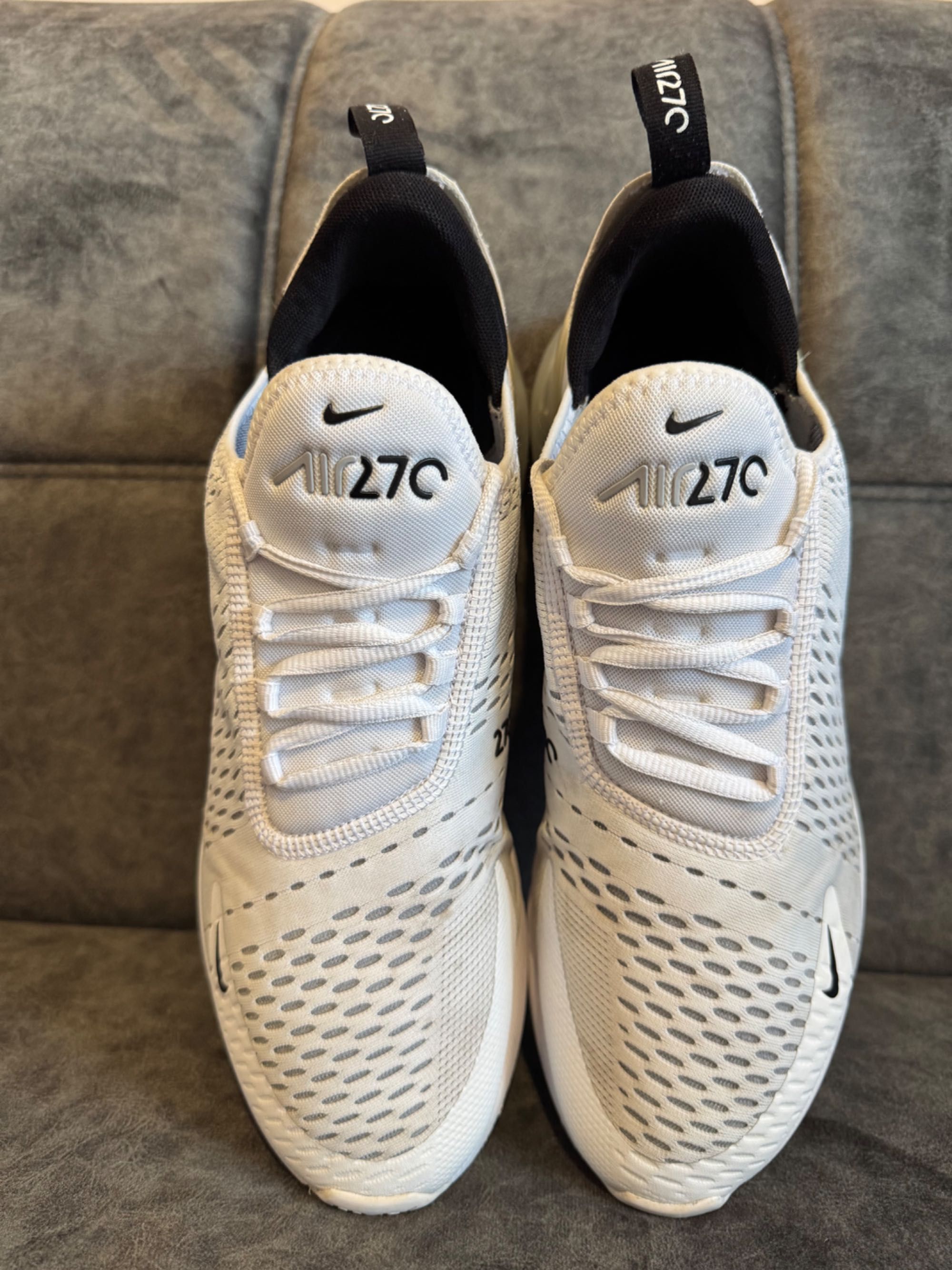 Nike AIR MAX 270.