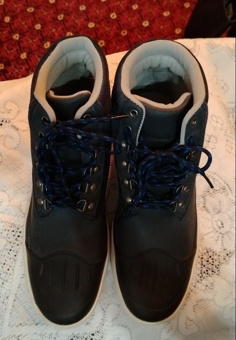 Новые, коженные ботинки. 42 раз.