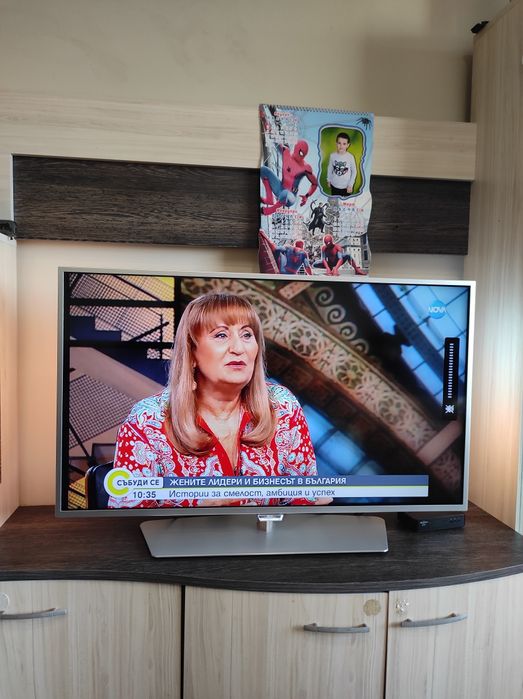 LED Телевизор PHILIPS 40 инча Ambilight