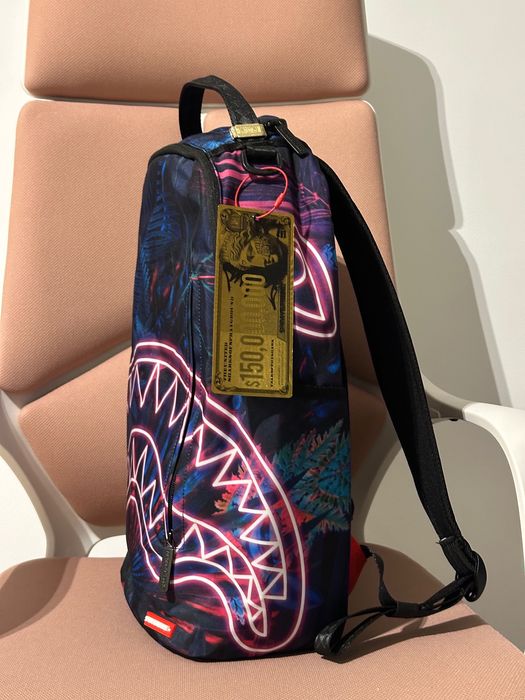 Ghiozdan Sprayground nou