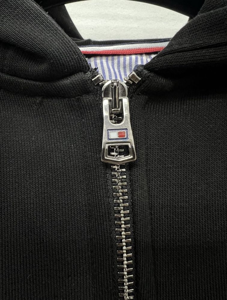 Продается кофта Tommy Hilfiger