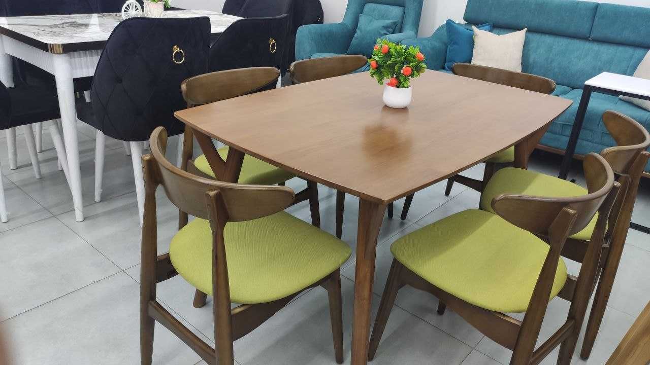 Продается Китайская мебель (новая) только стол, без стульев