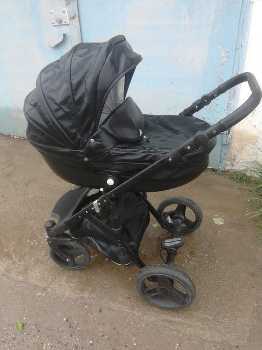 Продам коляску 10000 тысяч