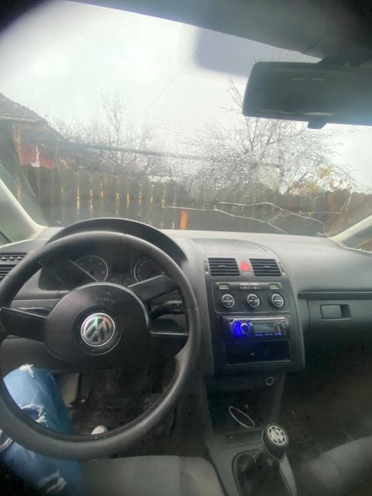 Vând Volskwagen Touran