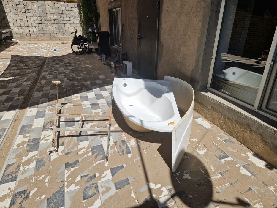 Ванна  и батут в отличном состоянии