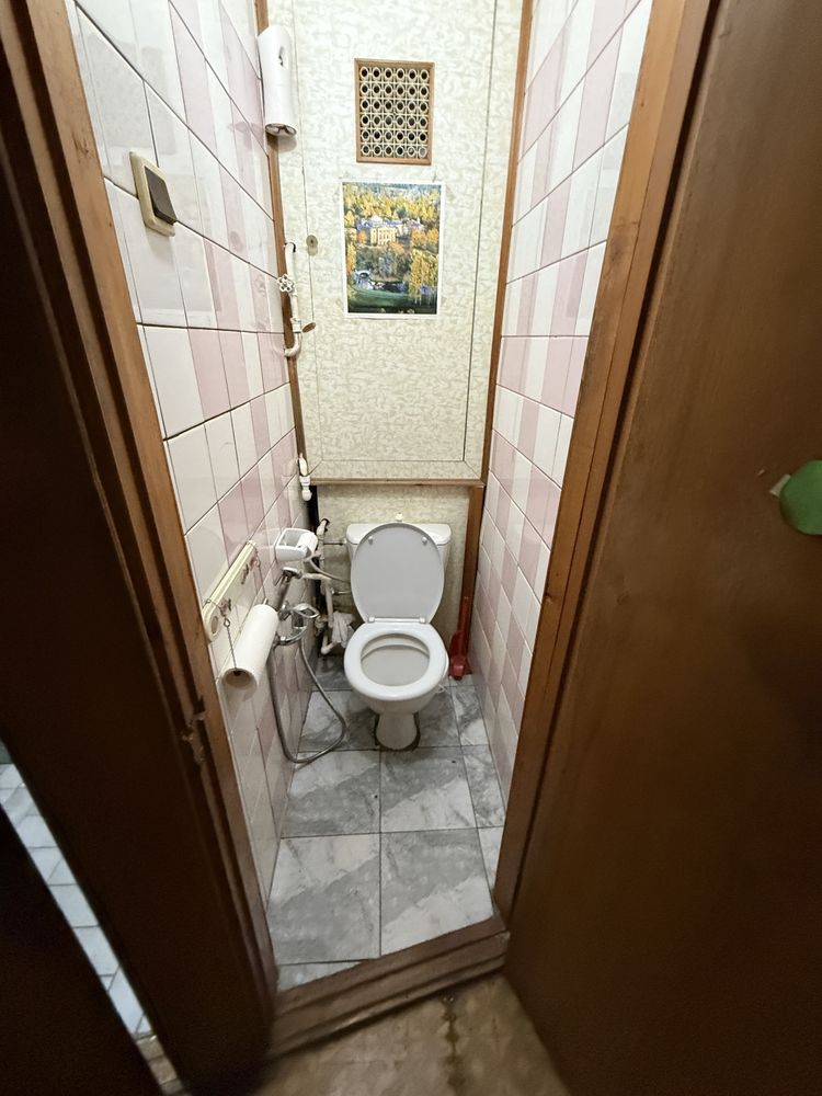 Продаю 4/3/4 Ц-5 Массив Киёт (Университет Журналистики)