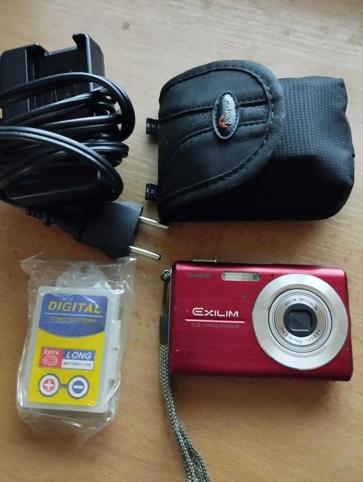 Casio Exilim EX‑275 | Комплект с батерия, зарядно и калъф | Лично