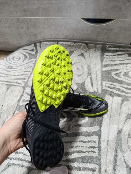 Бутцы для футбола сороконожки