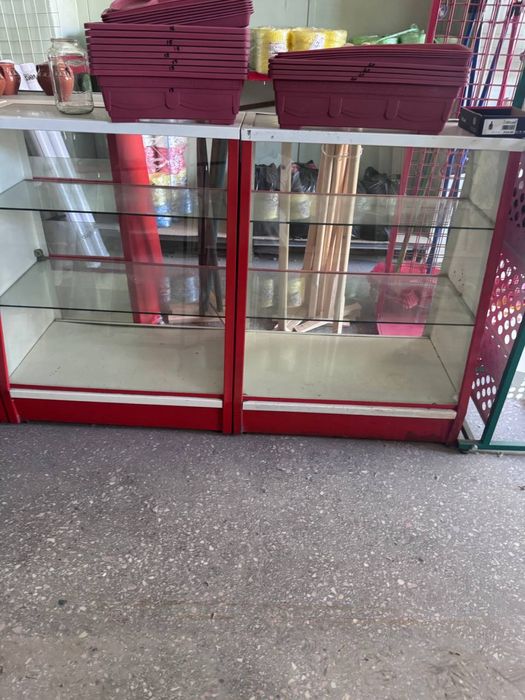 Продам стелаж турецкий  витрину бу ОЙНАЛИ ВИТРИНА, магазин учун б/у