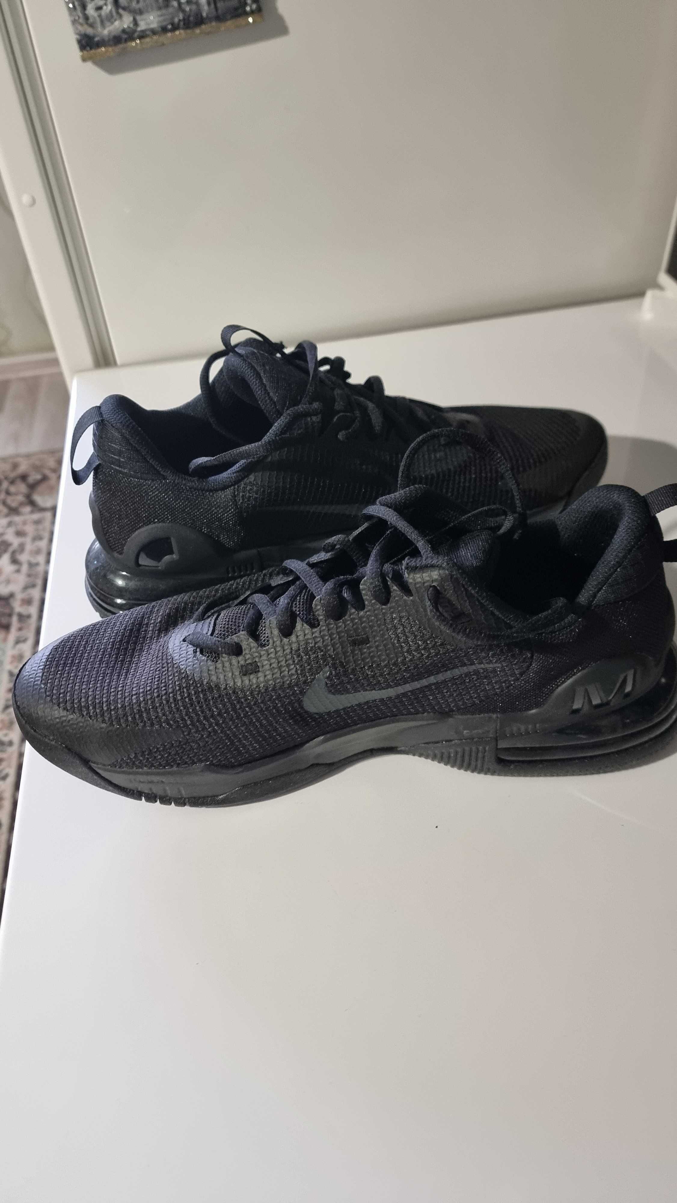 Продавам маратонки NIKE AIR MAX, номер 44