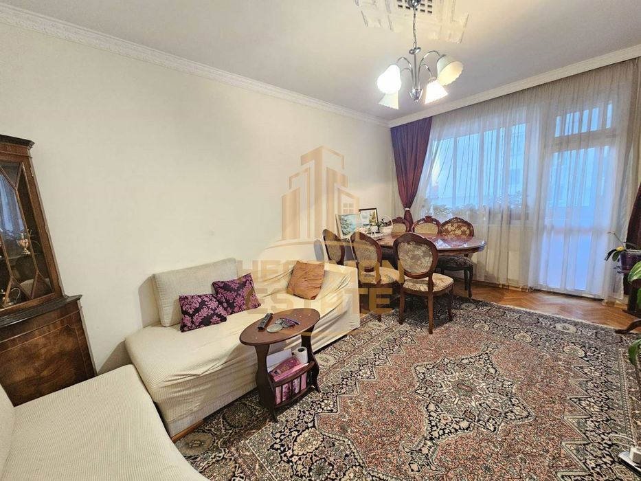 Продава се Двустаен апартамент в Варна, Централна поща - 70 кв.м за 2615 €/кв.м - Снимка #4
