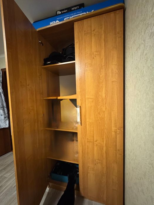 Продам шкаф под одежду