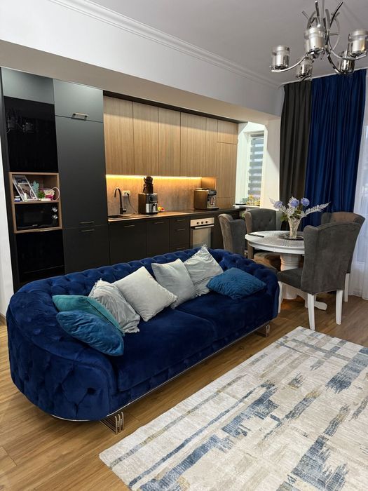 Vand apartament cu 3 camere