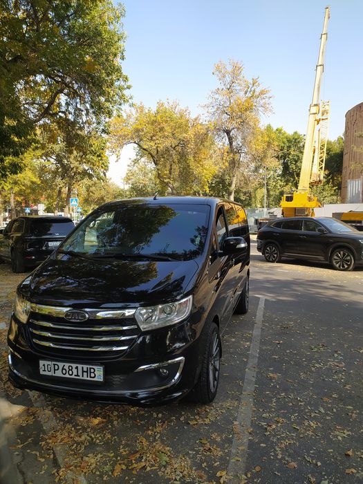 Mikroavtobus miniven taksi toqqa Transfer shahar bo''ylab Samarqand