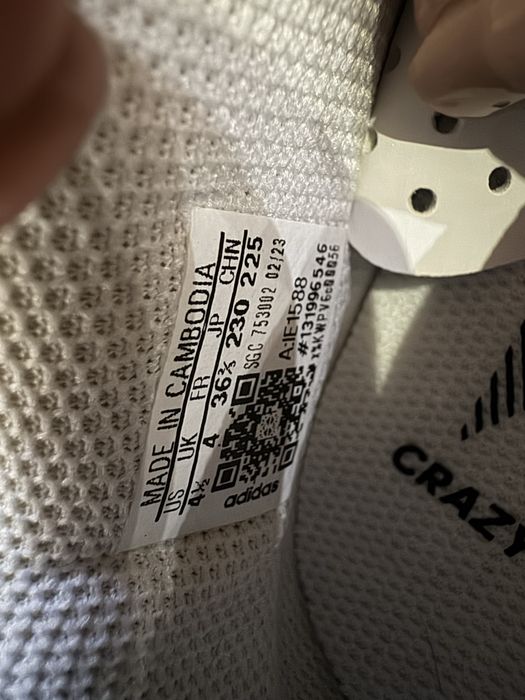 Футболни бутонки Adidas чисто нови ,номер 36.5 .