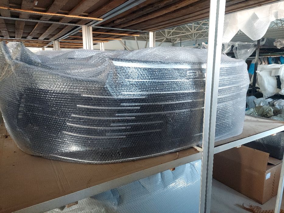 Byd va lixiang tayyor hitoyda bòyalgan bamperlar