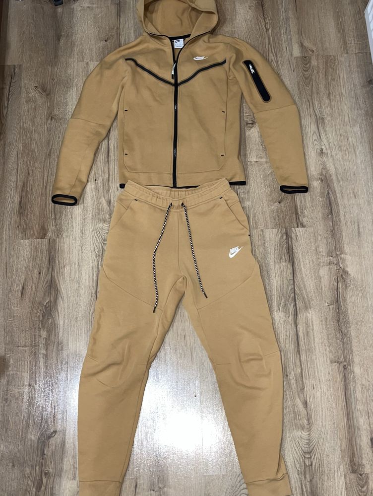 Nike Tech Fleece