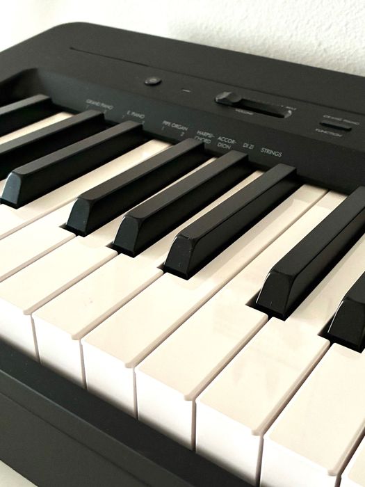 Yamaha P-145B - 88 клавиша, перфектно състояние + педал и покривало