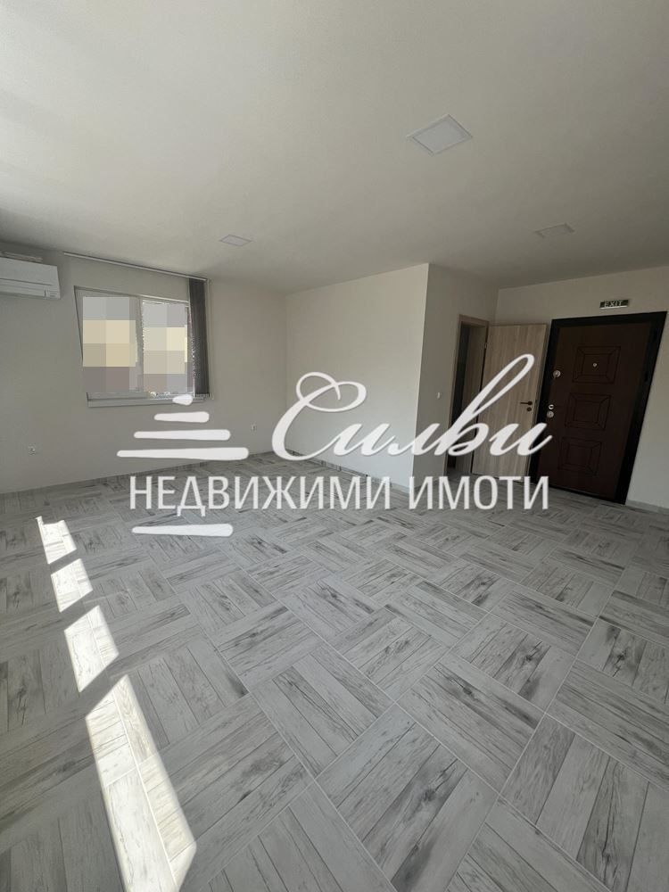Дава се под наем Офис в Шумен, Център - 40 кв.м за 204 € - Снимка #3