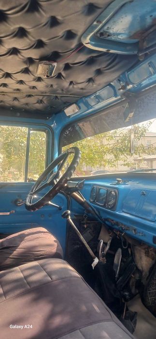ZIL avtomobil. ZILMMZ554