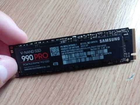 Samsung 990 Pro 4TB NVMe M.2 PCIe 4.0 SSD