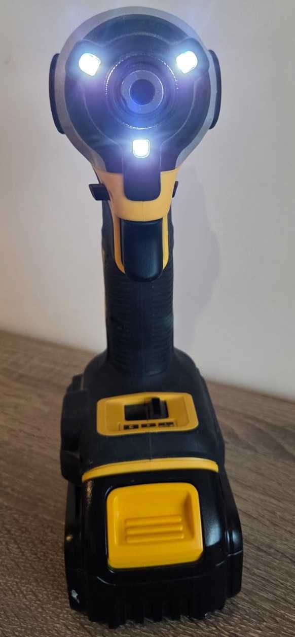 Винтоверт DeWALT DCF850NT/18V , Безчетков с Куфар, Батерия,Зарядно