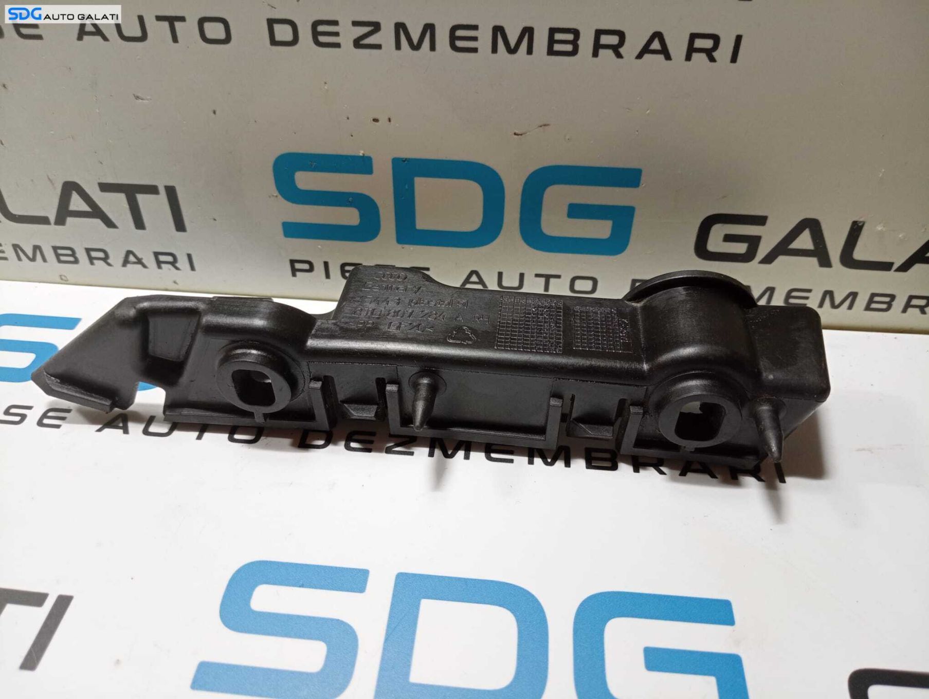 Suport Ghidaj Dreapta Superior pentru Bara Spoiler Fata Audi A5 2008 - 2017 Cod 8T0807284A [M6137]