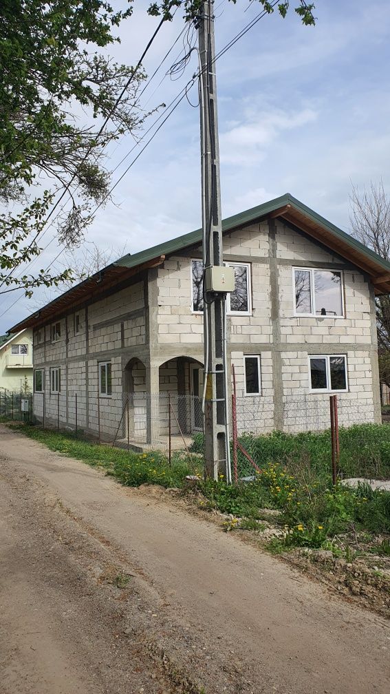 Casa de vanzare în Răzvad - Valea Voievozilor