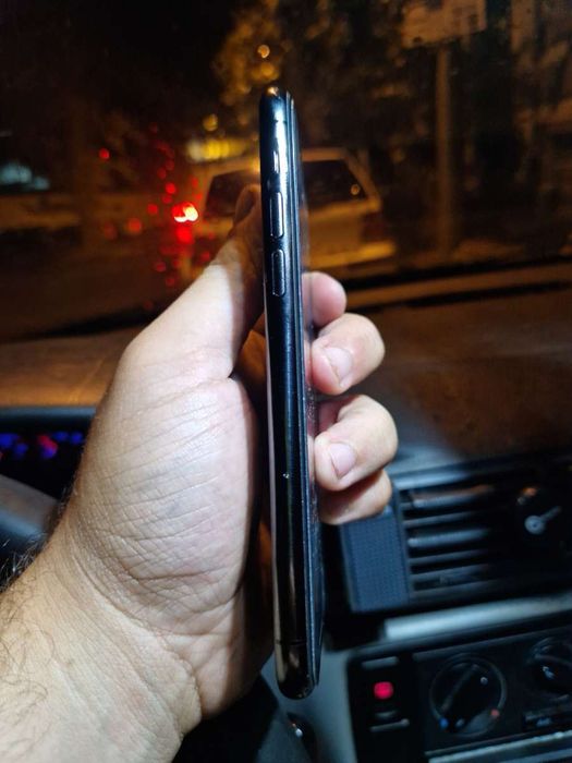 Vând iPhone 11 pro