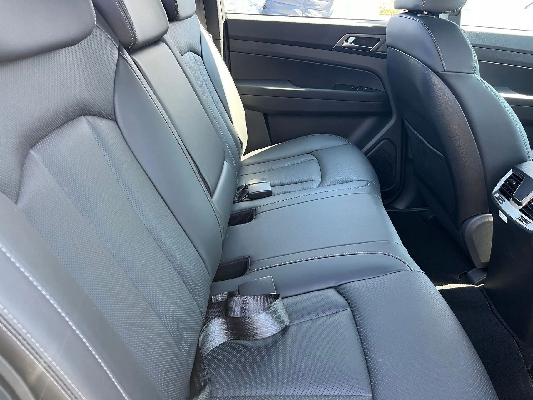 SsangYong Musso Discount de 10.000 euro ! (5.000 euro reducere + 5.000 euro accesorii)