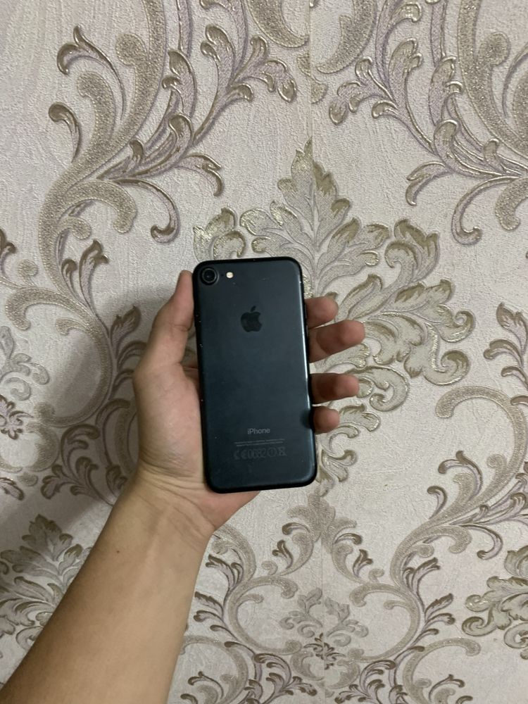 Iphone 7 ideal.