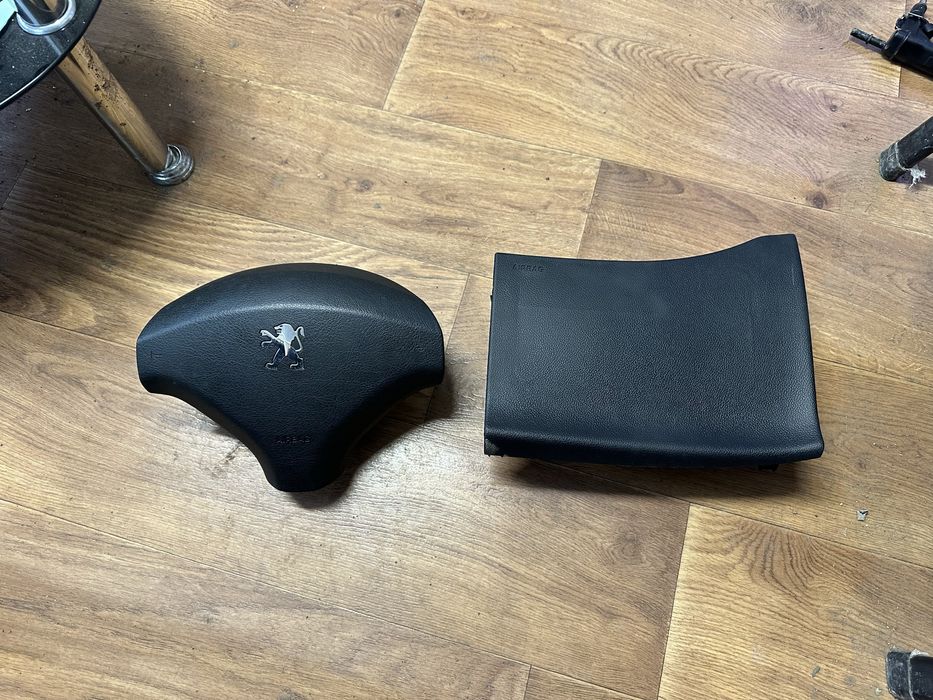 Airbag волан и airbag крака за Пежо 308
