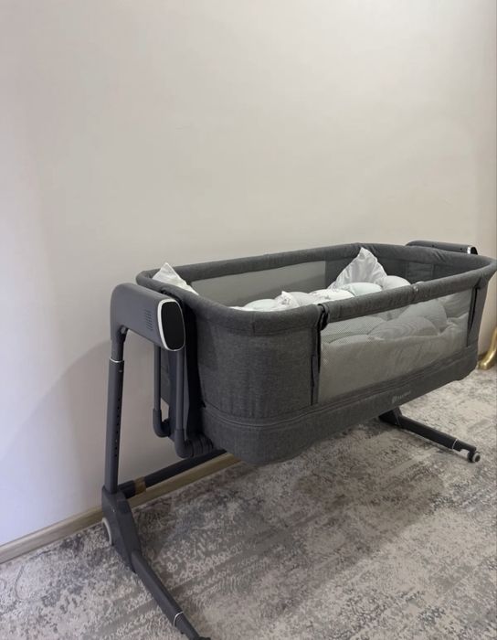 Манеж, почти новый