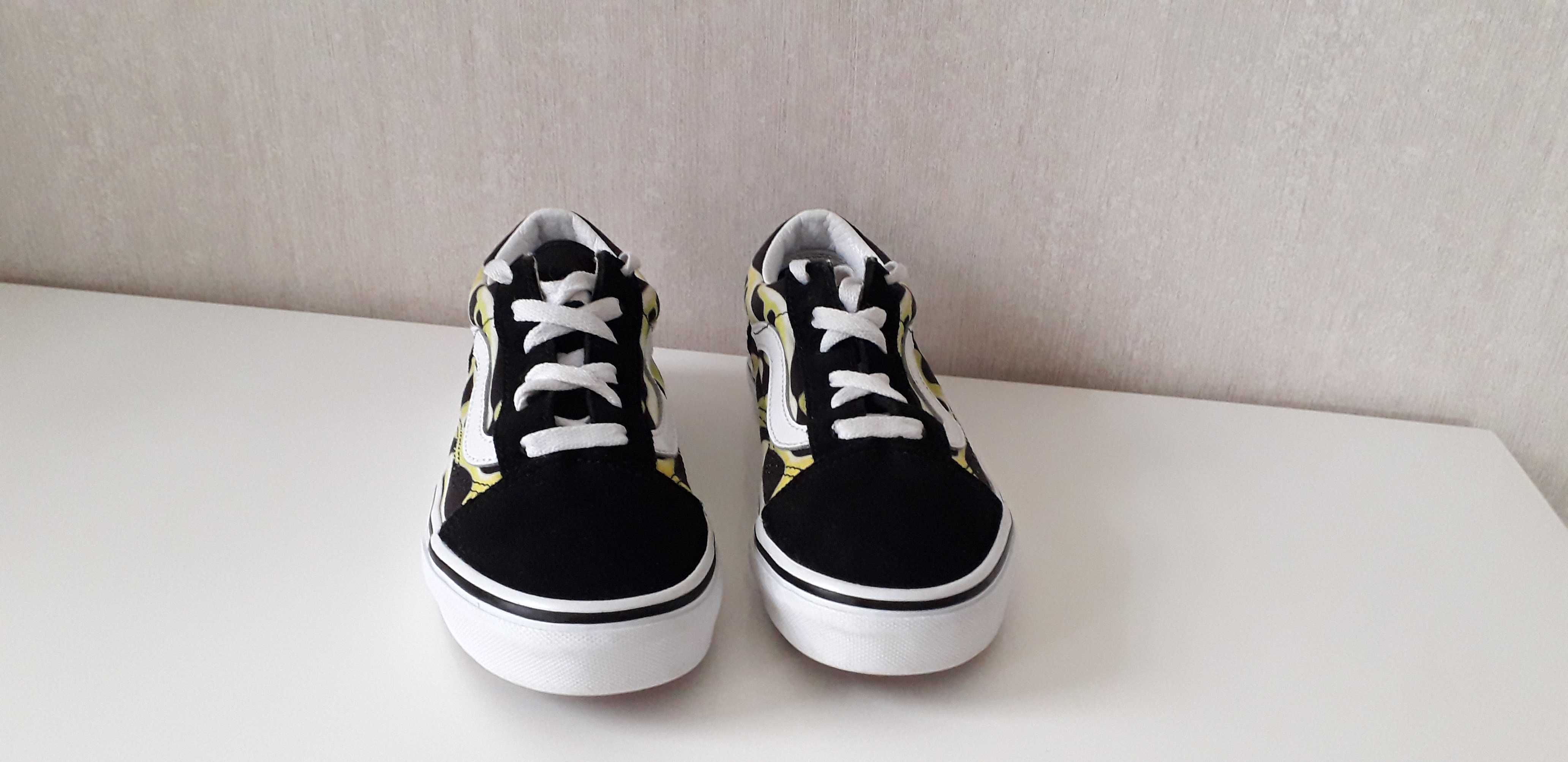 tenisi copii Vans Old Skool marimea 34/impecabili