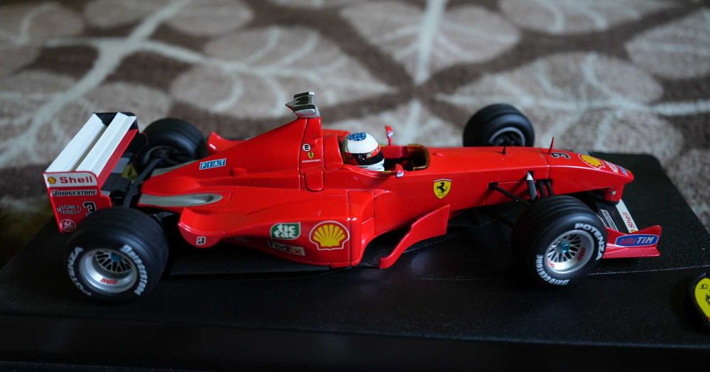 Ferrari F399 1999 M. Schumacher 1/18