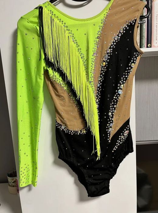 трико за художествена гимнастика