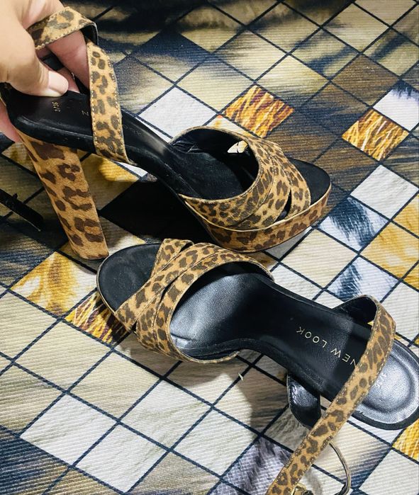 Sandale animal print marime 36
