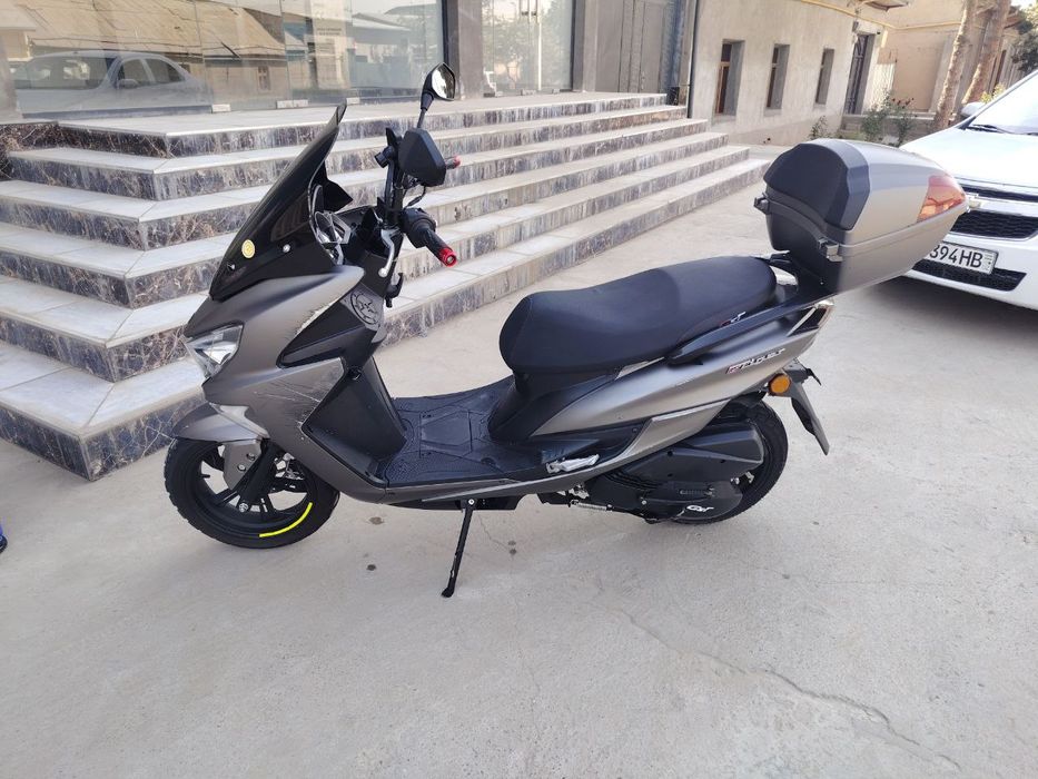 Skuter sotiladi gst motor