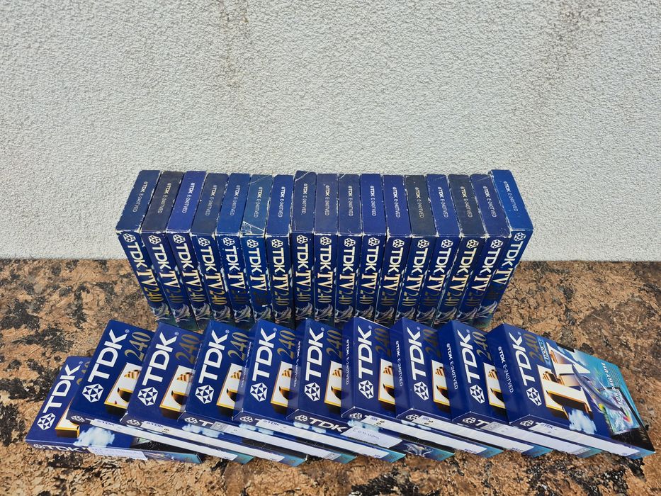 Vând 27 casete video VHS originale TDK de 240 min. colectie de filme