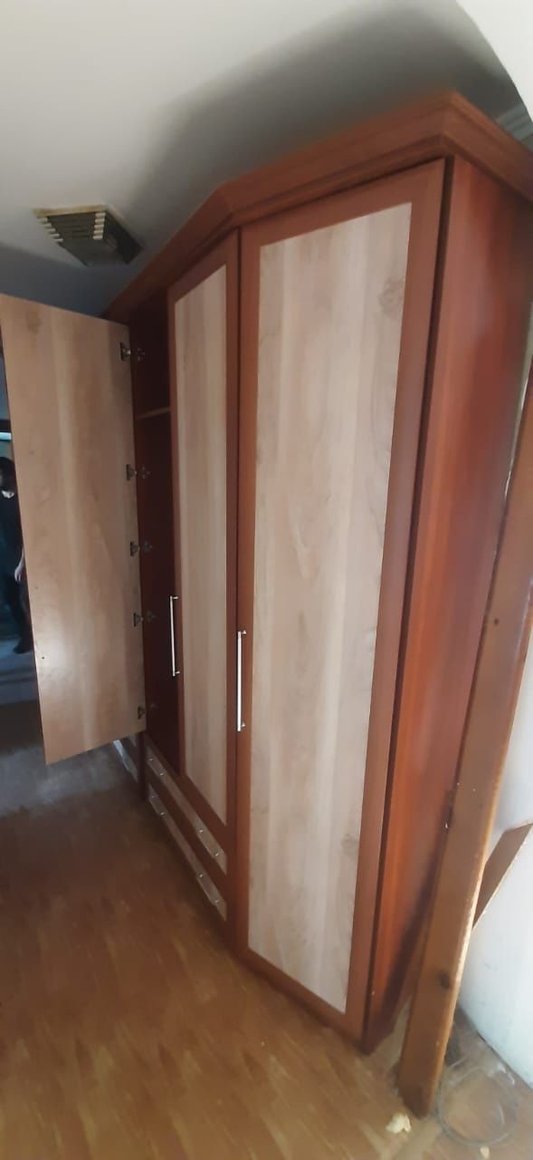 Продам шкаф в прихожую