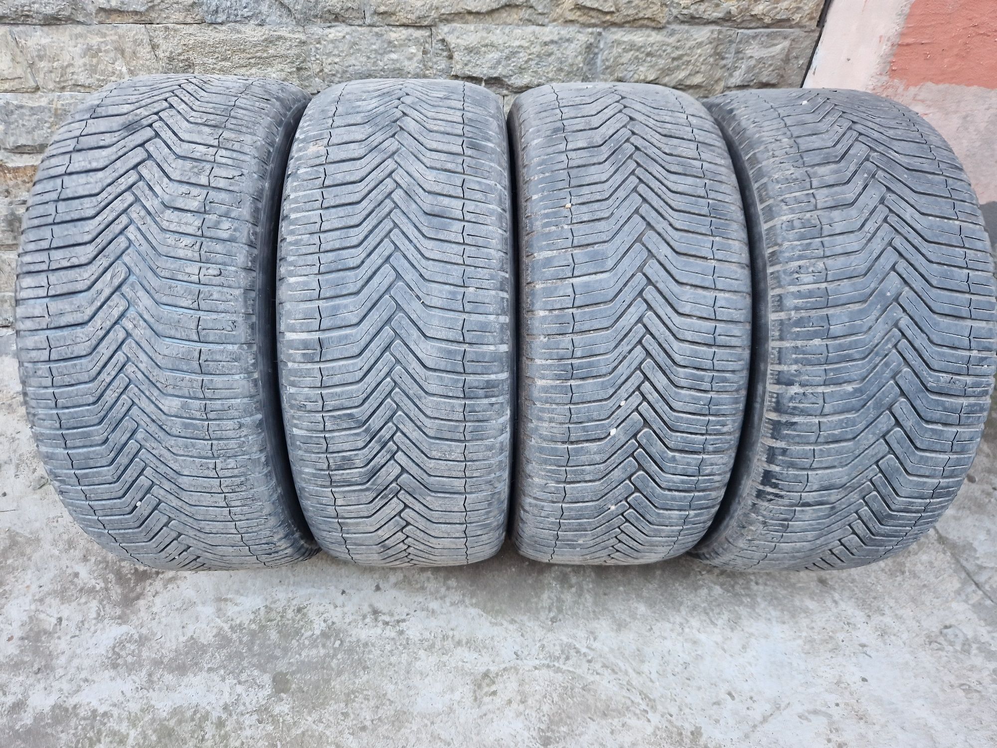 Michelin 245 45 17