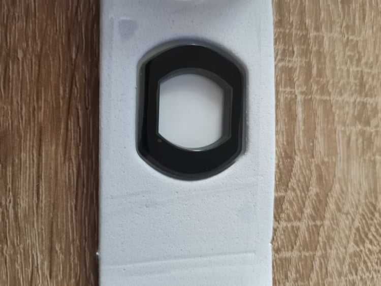 черен надпис Mitsubishi OUTLANDER