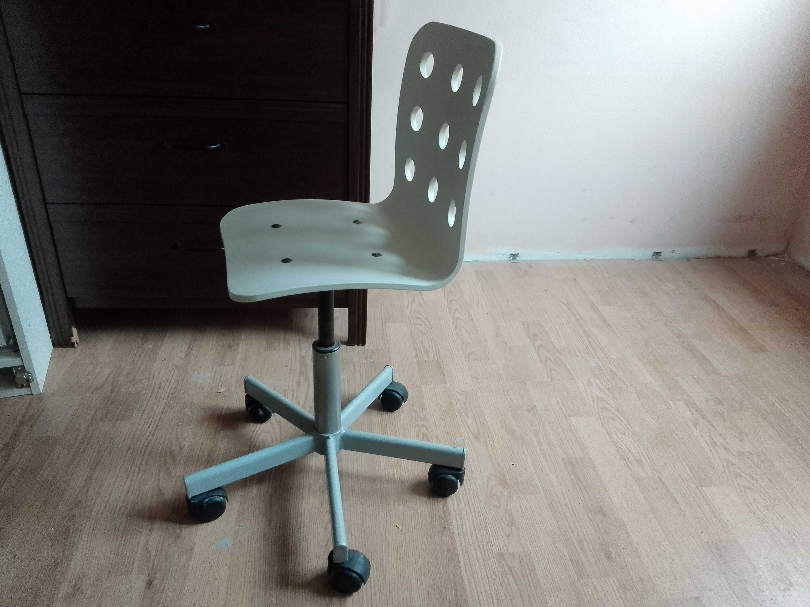 Детски / ученически стол за бюро; Масичка и столче, Икеа
