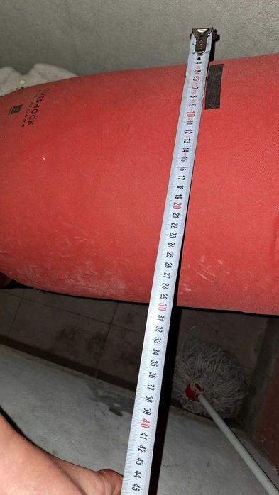 Боксова круша и ръкавици